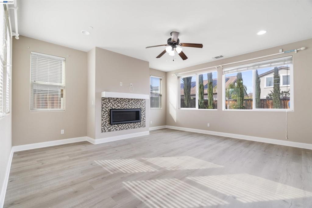 967 Dainty Ave, Brentwood (CC), CA 94513