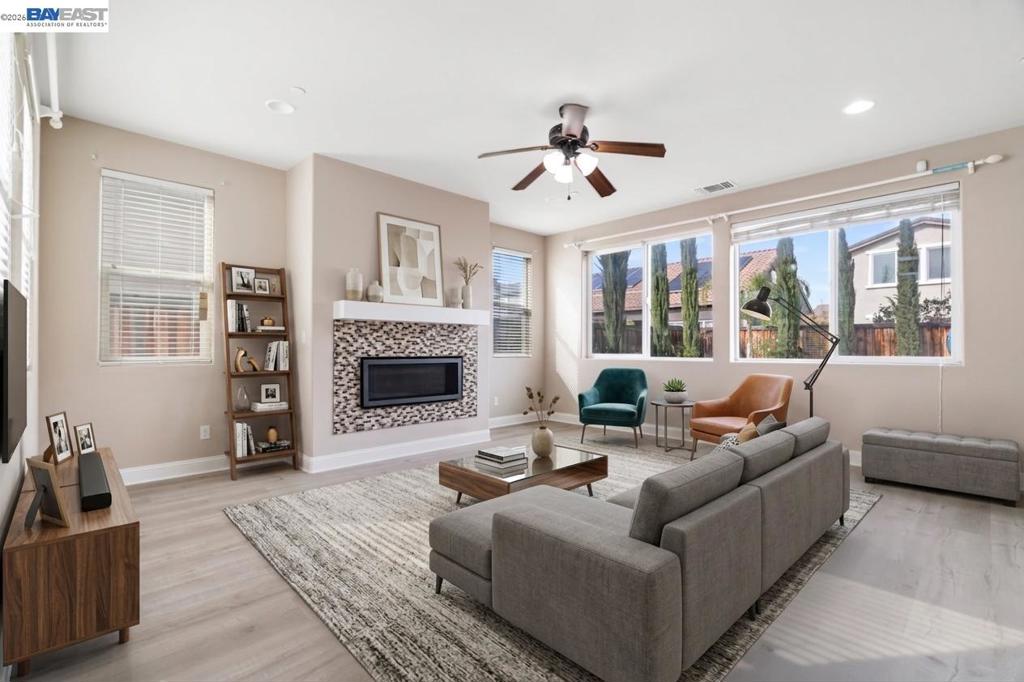 967 Dainty Ave, Brentwood (CC), CA 94513