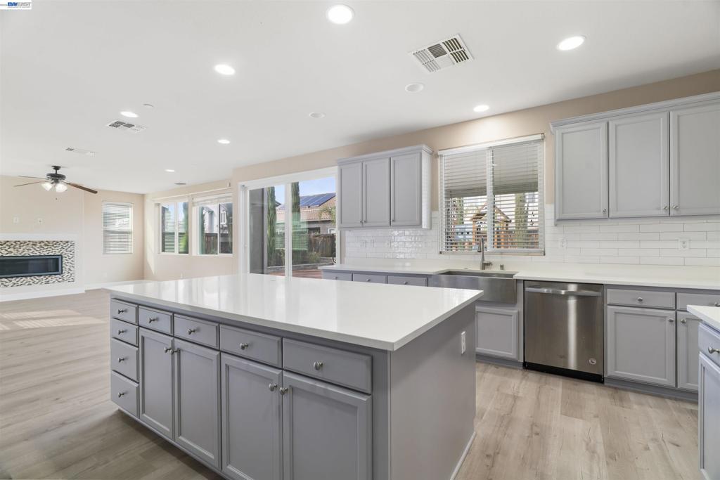 967 Dainty Ave, Brentwood (CC), CA 94513