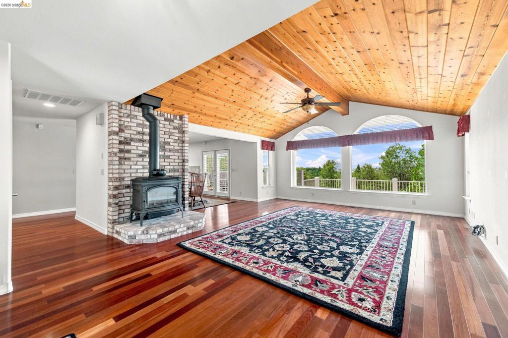 23361 Pinewood Ln, Twain Harte, CA 95383
