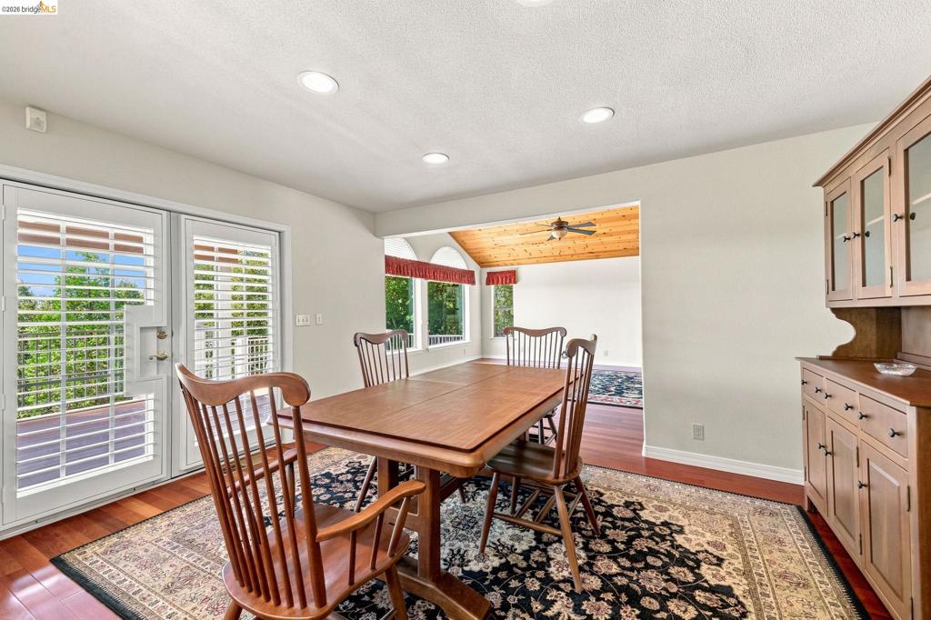 23361 Pinewood Ln, Twain Harte, CA 95383
