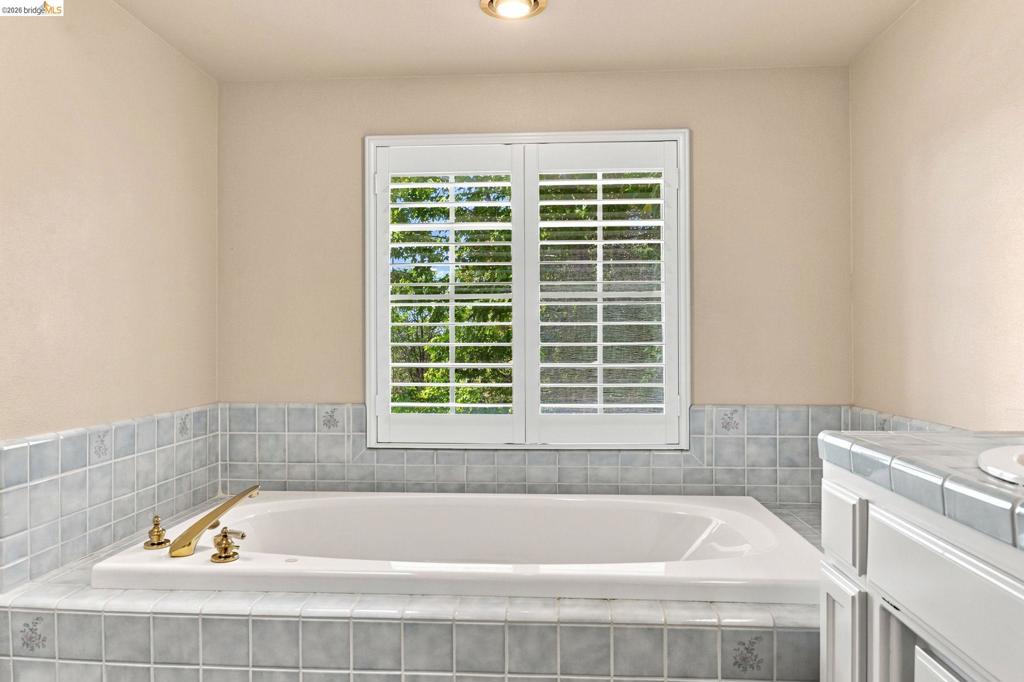 23361 Pinewood Ln, Twain Harte, CA 95383
