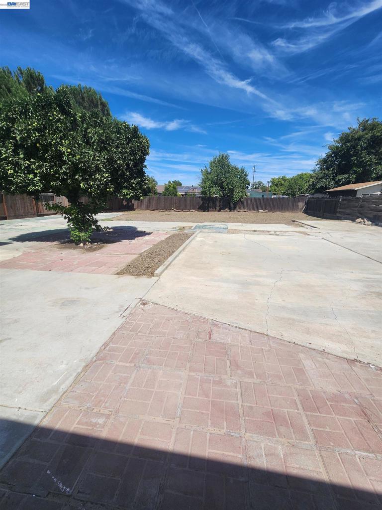 1238 Maryland Ave, Los Banos, CA 93635