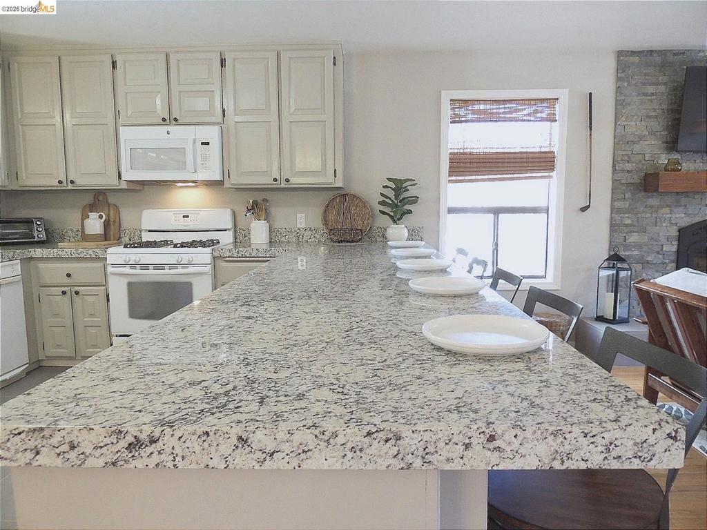 12728 Mount Jefferson St., Groveland, CA 95321