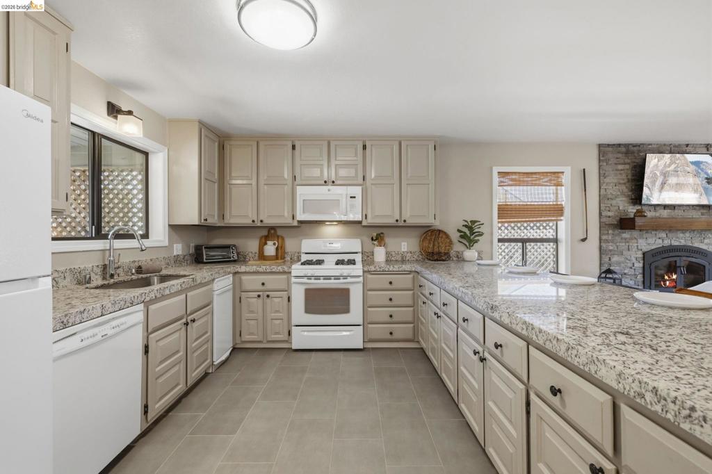 12728 Mount Jefferson St., Groveland, CA 95321