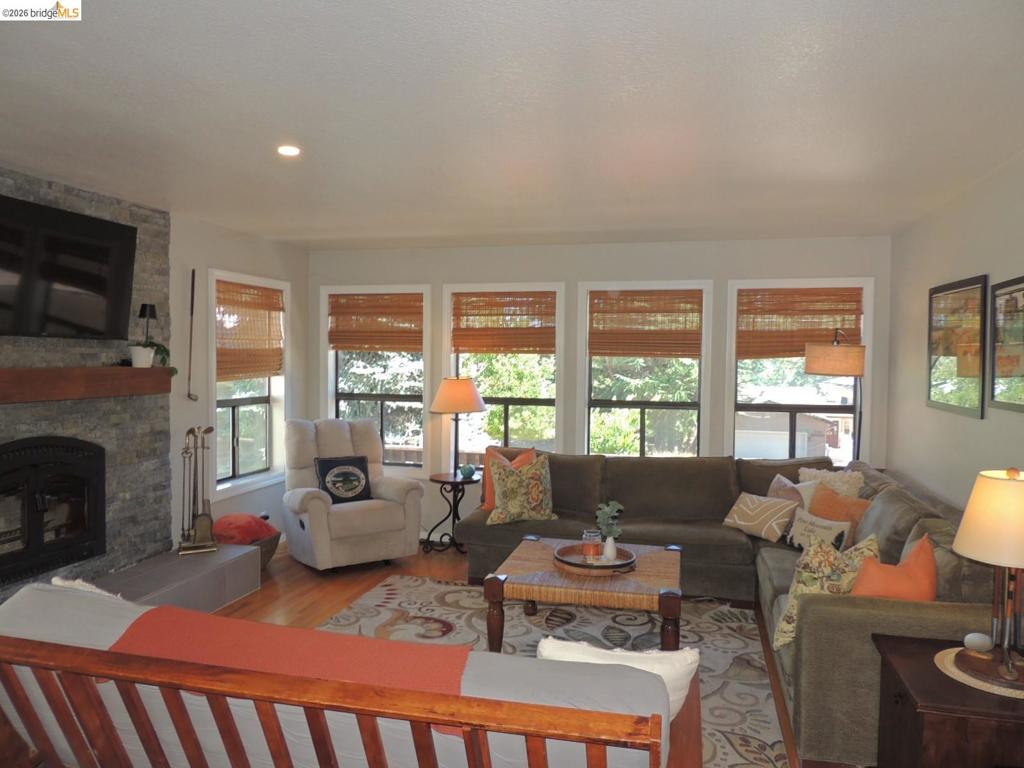 12728 Mount Jefferson St., Groveland, CA 95321