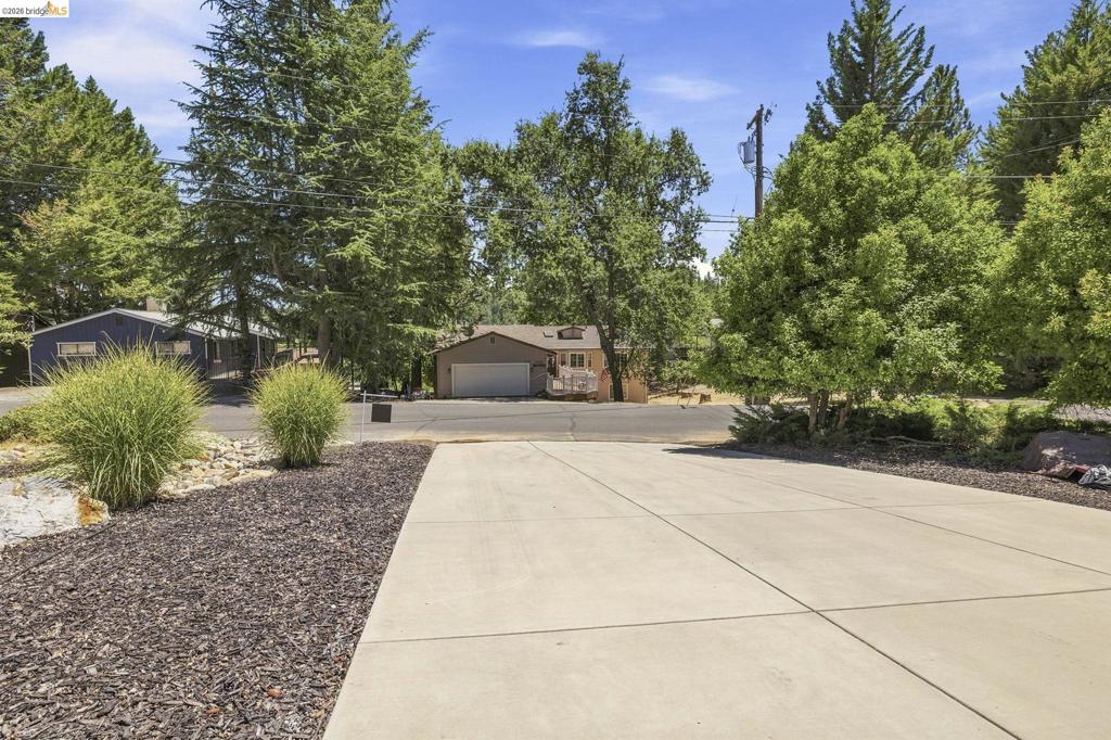 12728 Mount Jefferson St., Groveland, CA 95321