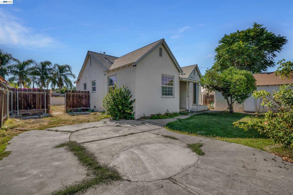 504 Roselawn Ave, Modesto, CA 95351