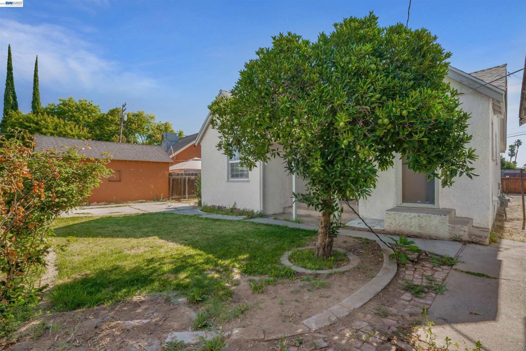 504 Roselawn Ave, Modesto, CA 95351
