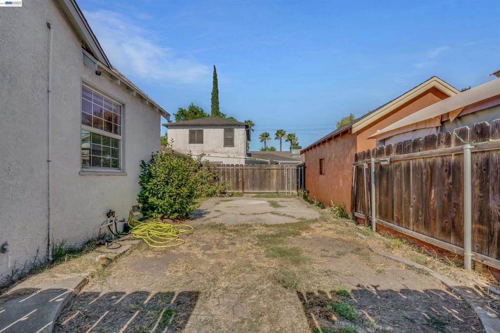 504 Roselawn Ave, Modesto, CA 95351