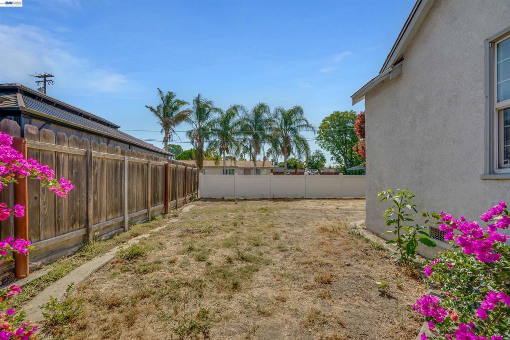 504 Roselawn Ave, Modesto, CA 95351