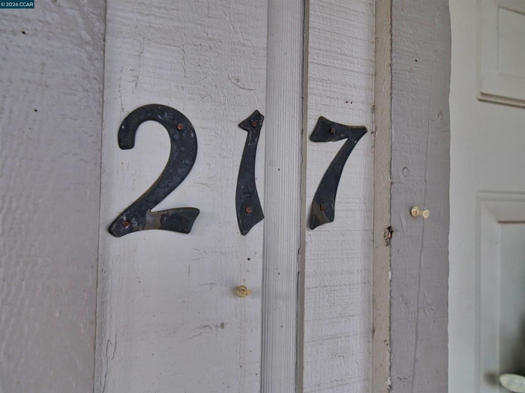 219 Kingston Lane, Modesto, CA 95354-3128