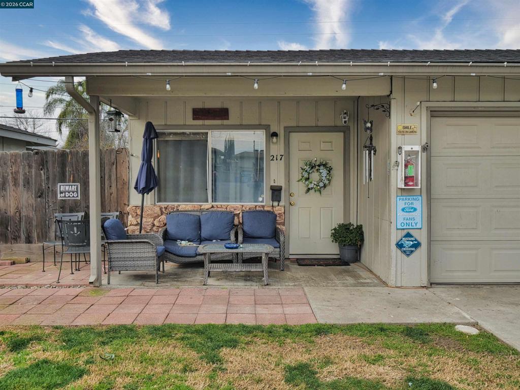 219 Kingston Lane, Modesto, CA 95354-3128