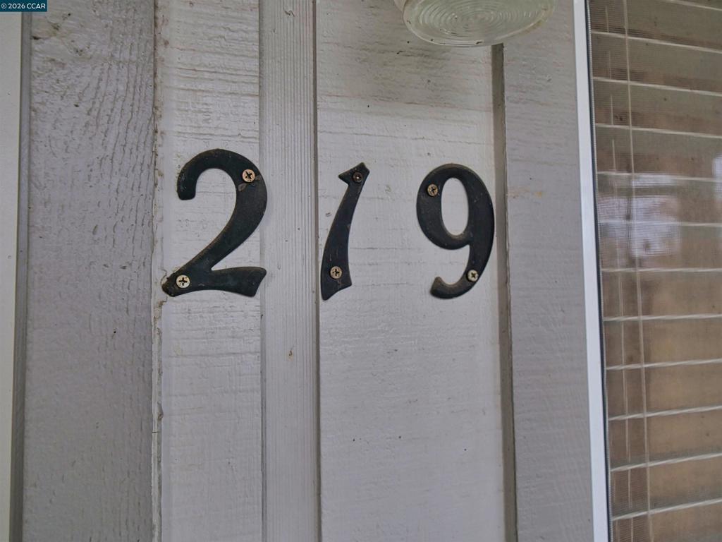 219 Kingston Lane, Modesto, CA 95354-3128