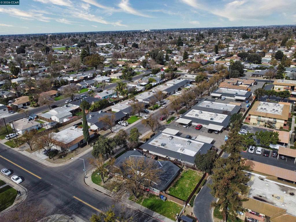 219 Kingston Lane, Modesto, CA 95354-3128
