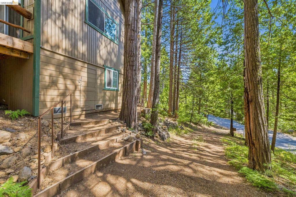 26457 Crystal Rd, Long Barn, CA 95335