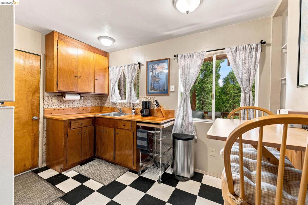 26457 Crystal Rd, Long Barn, CA 95335