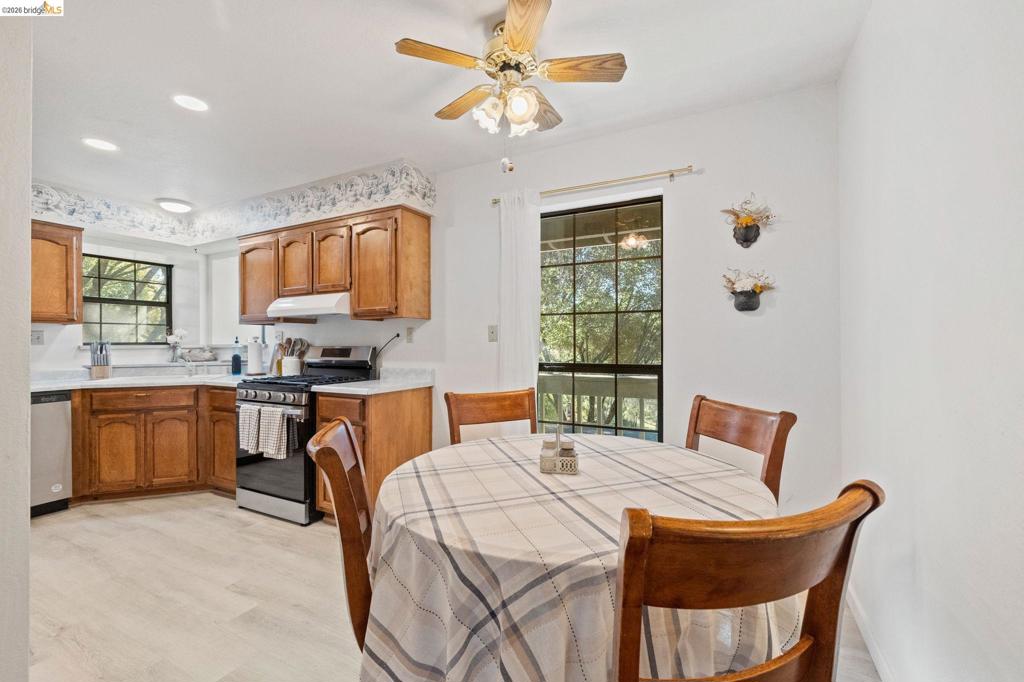 20790 Ferretti Rd, Groveland, CA 95321