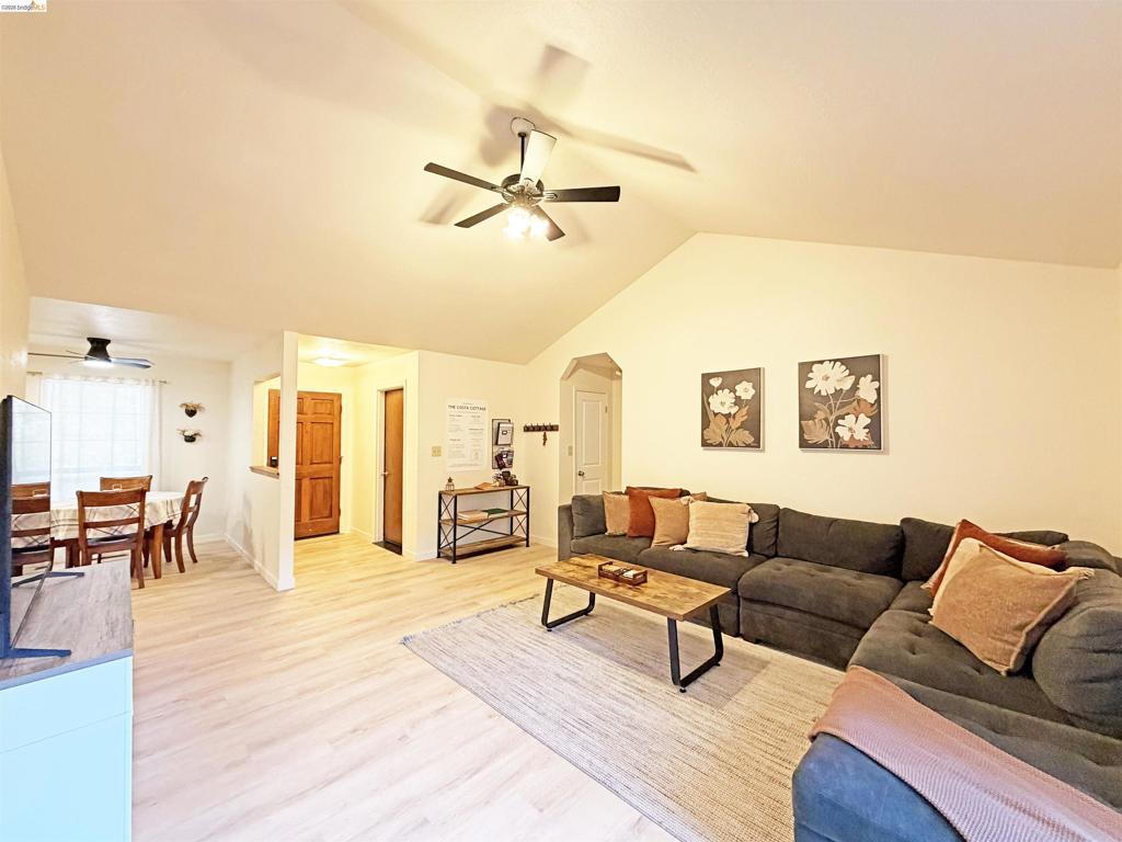 20790 Ferretti Rd, Groveland, CA 95321