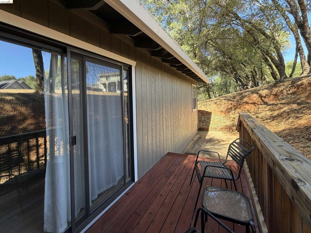 20790 Ferretti Rd, Groveland, CA 95321