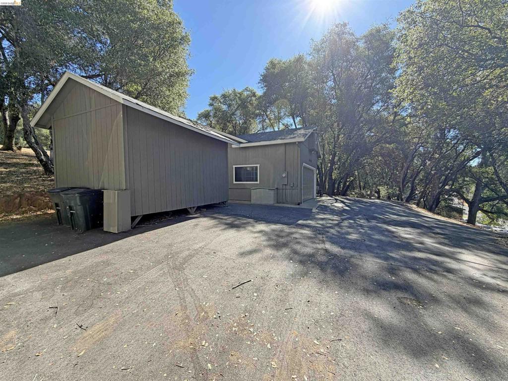 20790 Ferretti Rd, Groveland, CA 95321