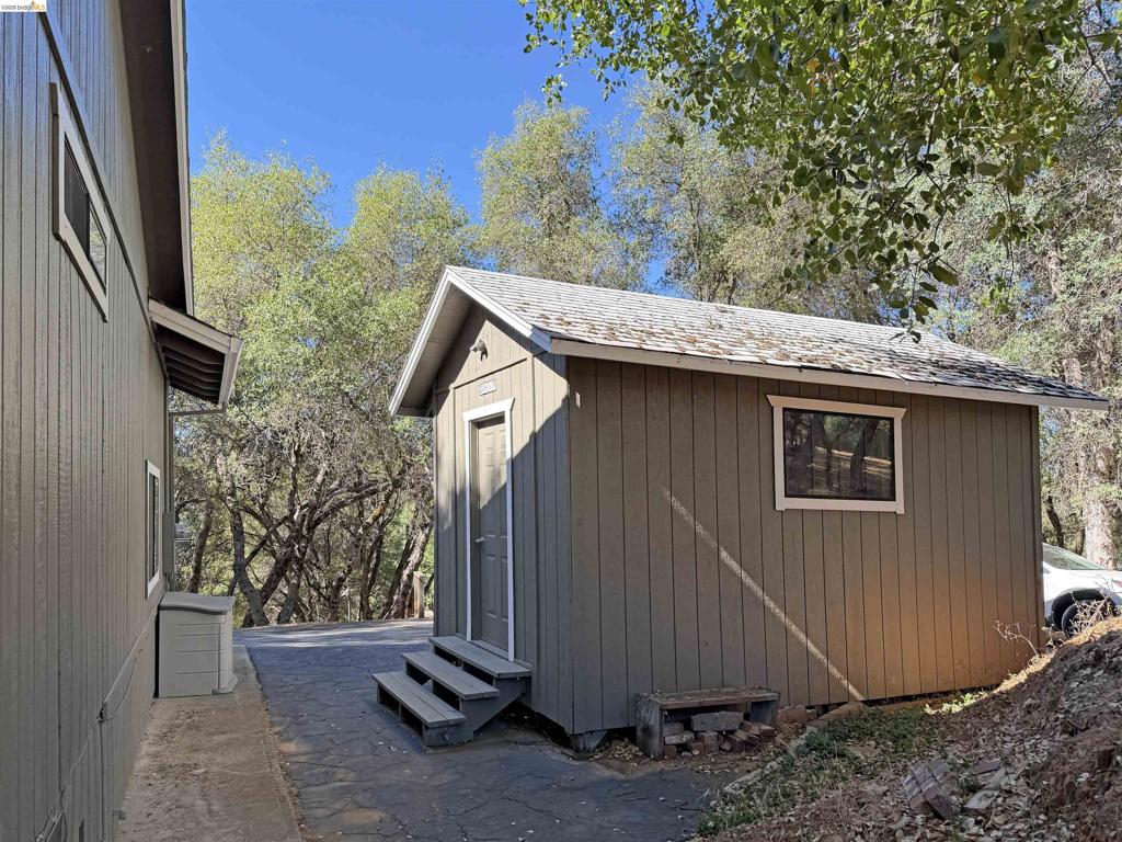 20790 Ferretti Rd, Groveland, CA 95321