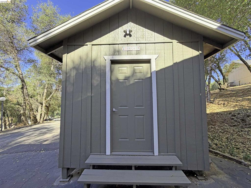 20790 Ferretti Rd, Groveland, CA 95321