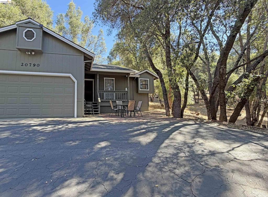 20790 Ferretti Rd, Groveland, CA 95321