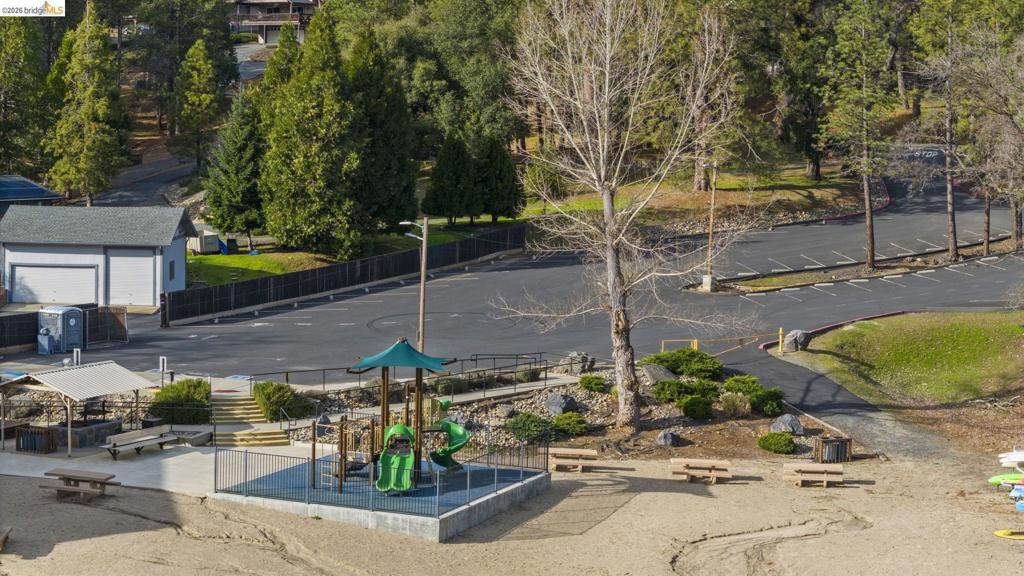 20790 Ferretti Rd, Groveland, CA 95321