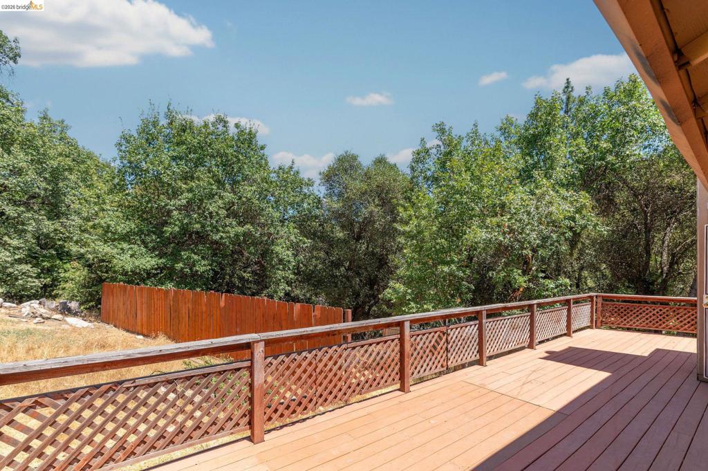 21473 Eel River Dr, Sonora, CA 95370