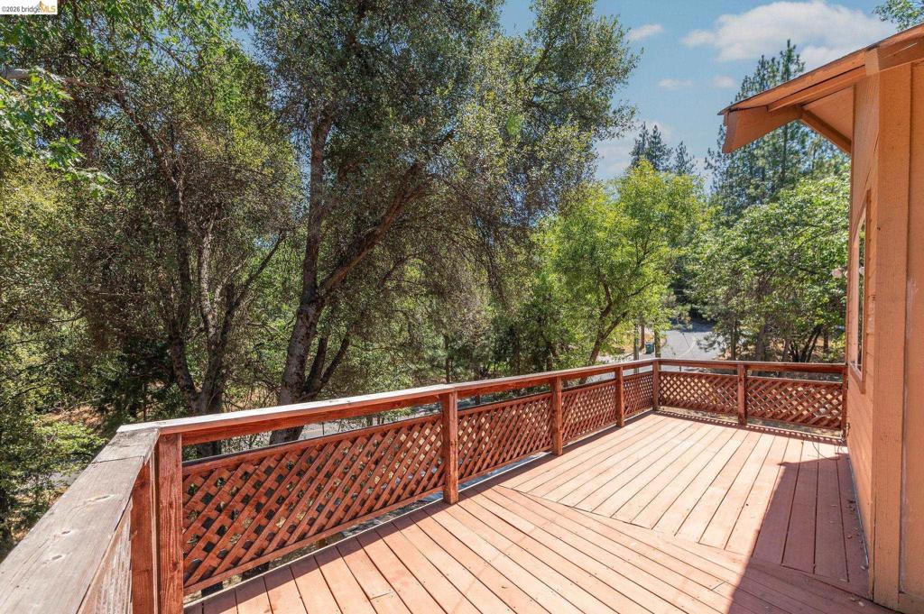 21473 Eel River Dr, Sonora, CA 95370