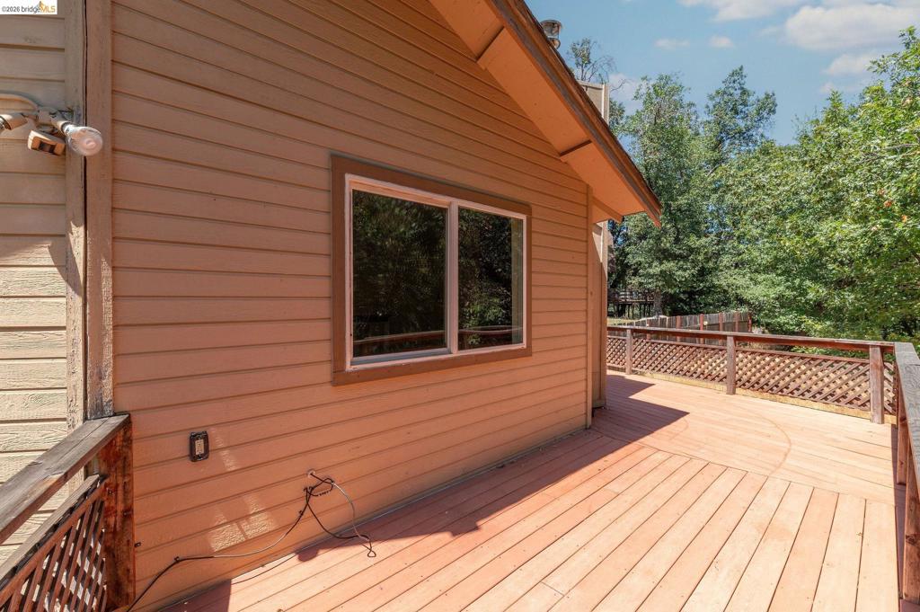 21473 Eel River Dr, Sonora, CA 95370