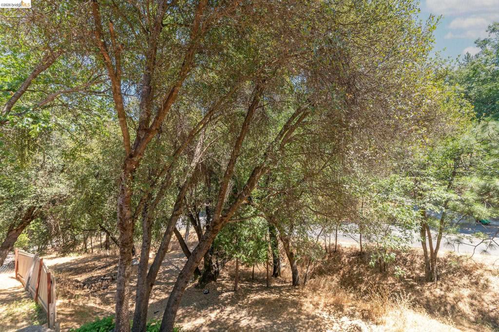 21473 Eel River Dr, Sonora, CA 95370