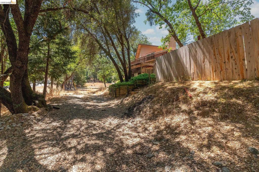 21473 Eel River Dr, Sonora, CA 95370
