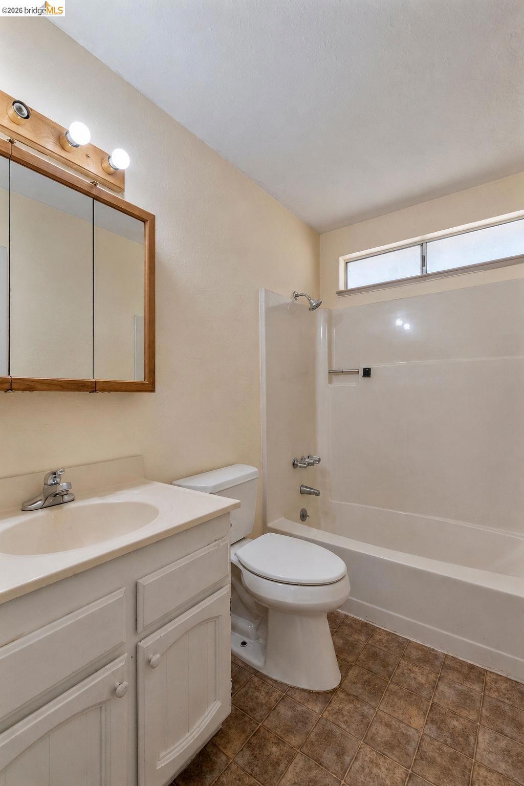 21473 Eel River Dr, Sonora, CA 95370