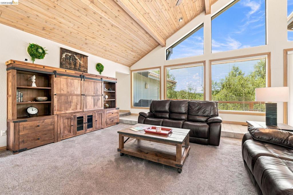 14469 Phillip Ln, Sonora, CA 95370