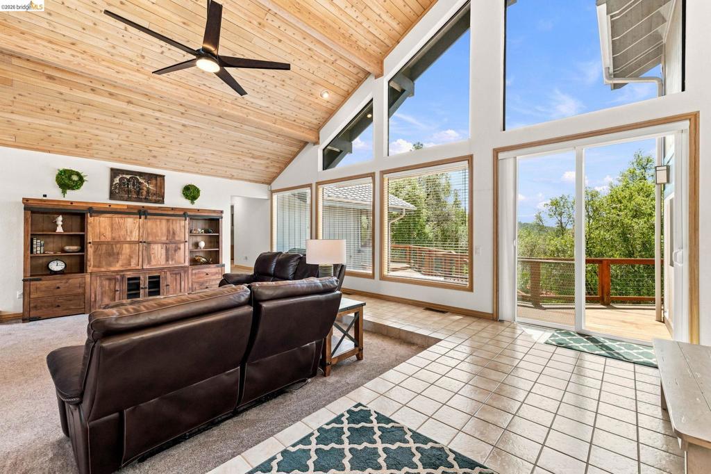 14469 Phillip Ln, Sonora, CA 95370