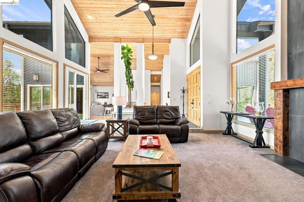14469 Phillip Ln, Sonora, CA 95370