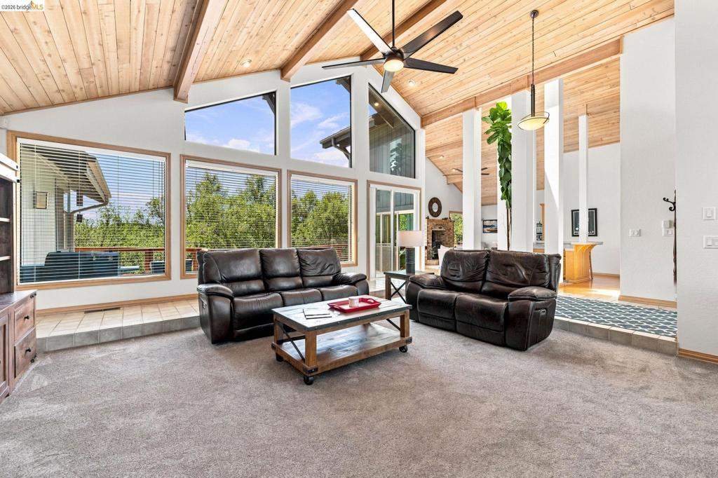 14469 Phillip Ln, Sonora, CA 95370