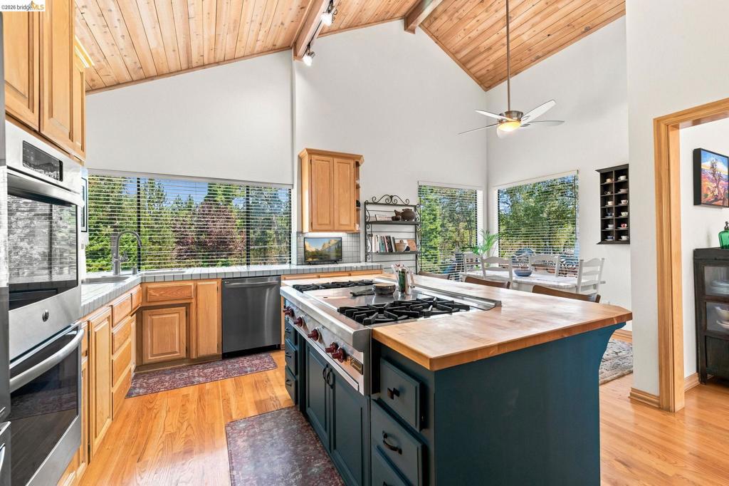 14469 Phillip Ln, Sonora, CA 95370