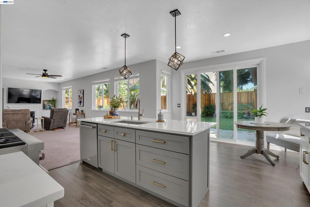 757 Dody Dr, Manteca, CA 95337