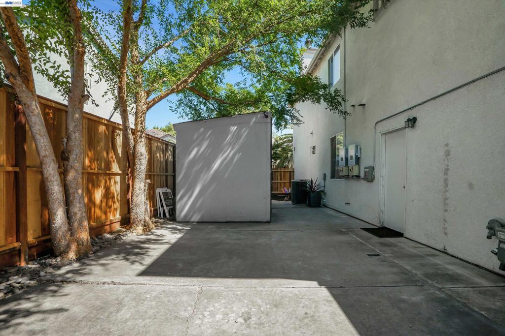 757 Dody Dr, Manteca, CA 95337