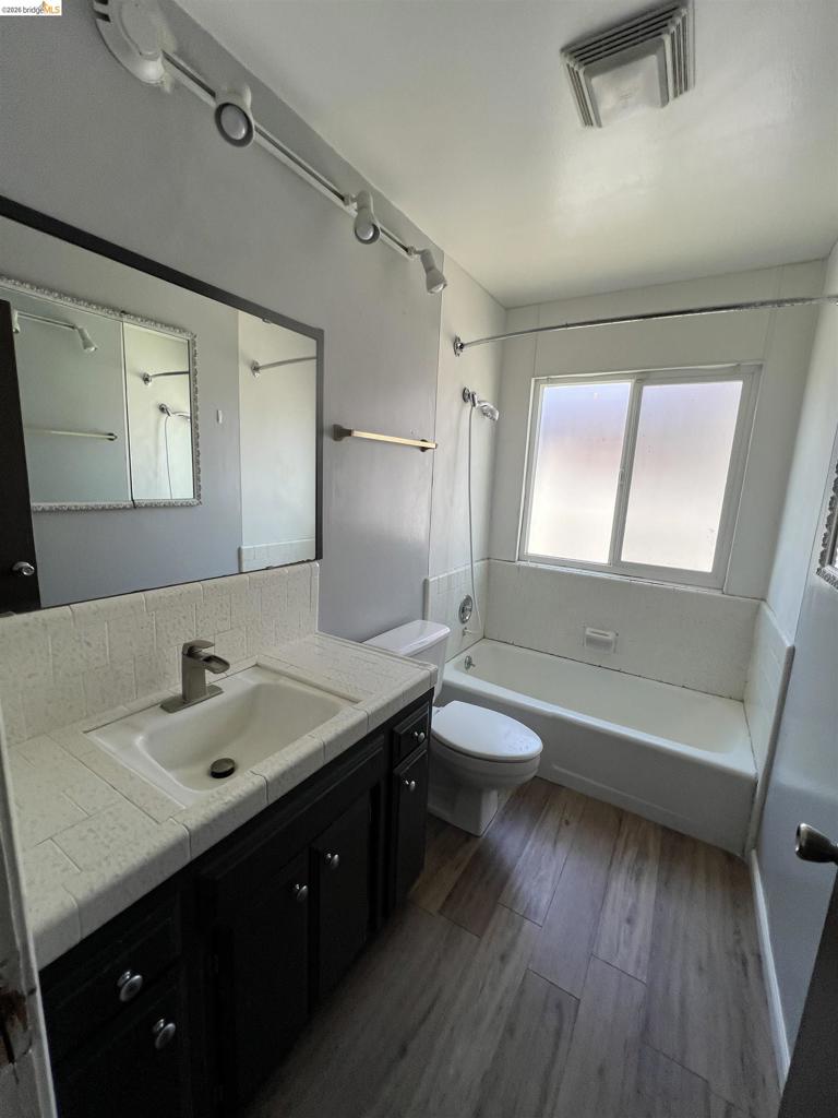 4463 N Meridian Ave., Fresno, CA 93726-2723