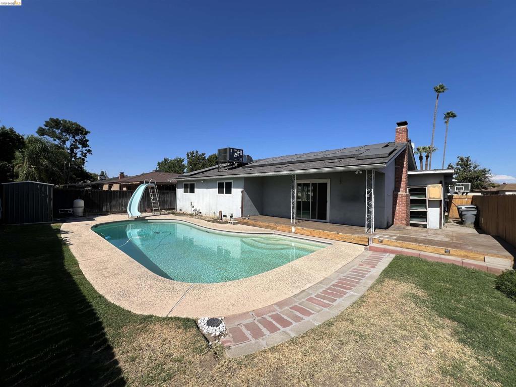4463 N Meridian Ave., Fresno, CA 93726-2723