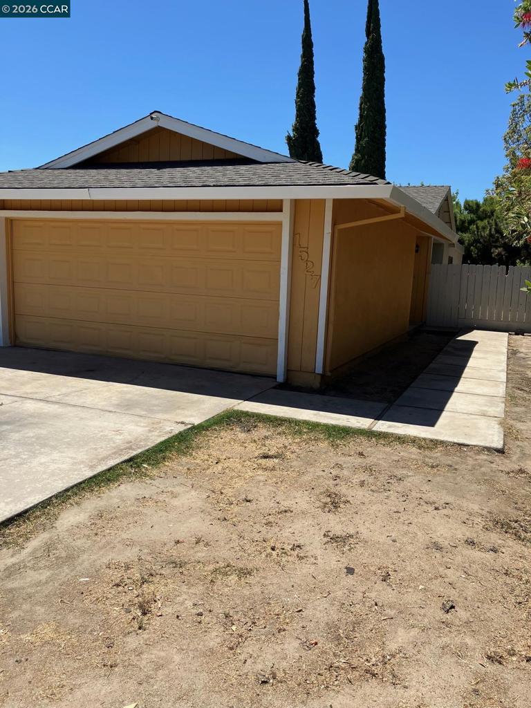 1527 Moffett Rd, Ceres, CA 95307