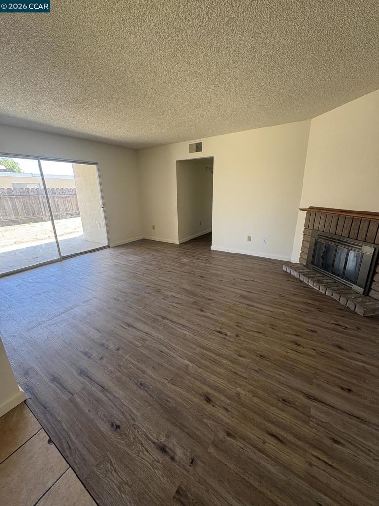 1527 Moffett Rd, Ceres, CA 95307