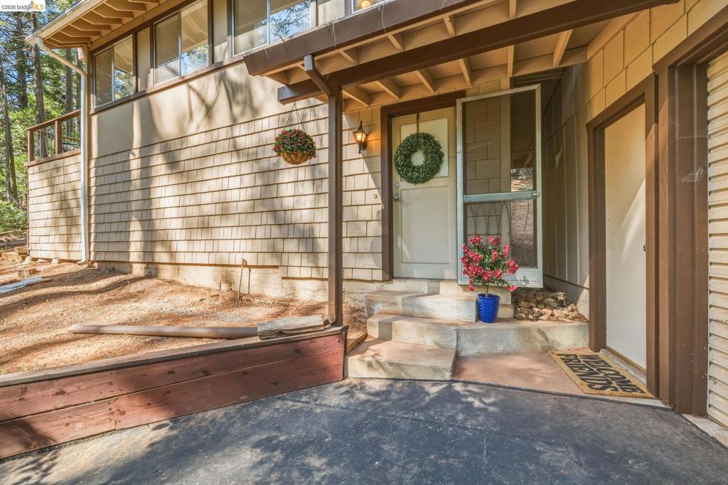 25417 David Dr, Long Barn, CA 95335