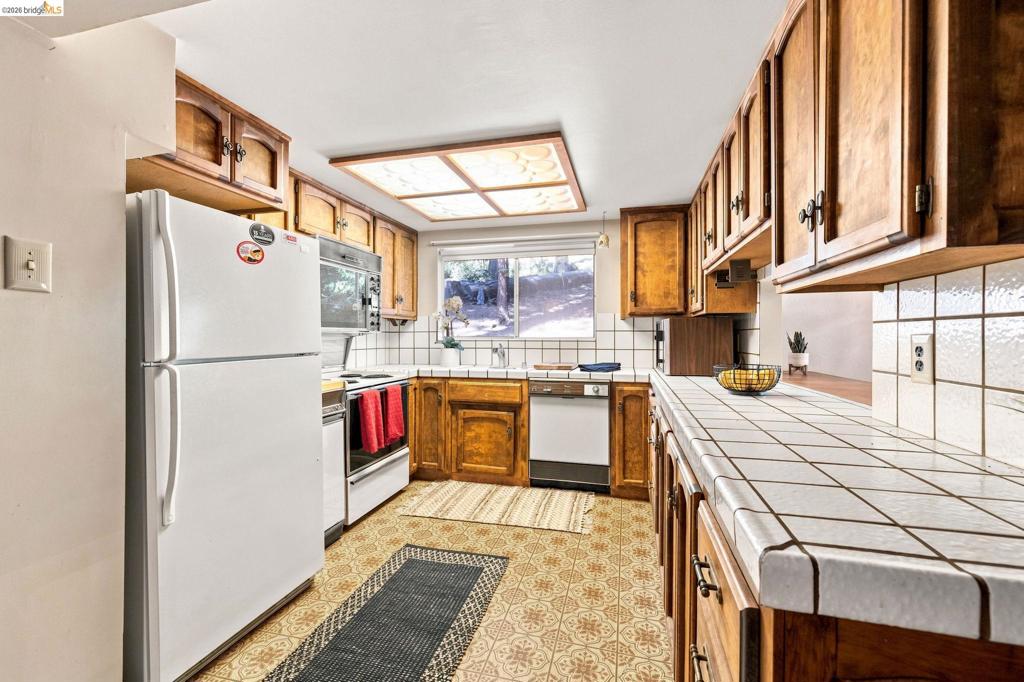 25417 David Dr, Long Barn, CA 95335