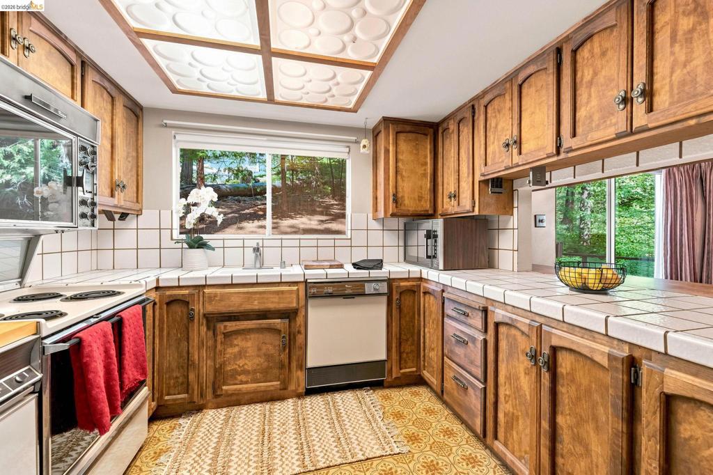 25417 David Dr, Long Barn, CA 95335