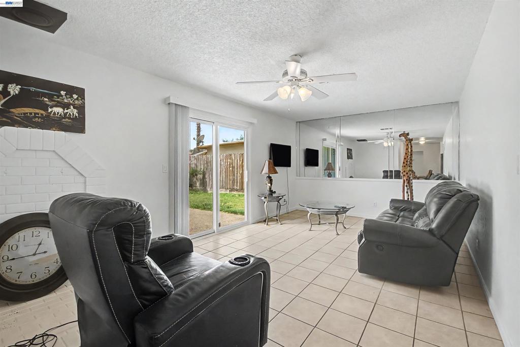 204 Clemmensen Ave, Madera, CA 93637